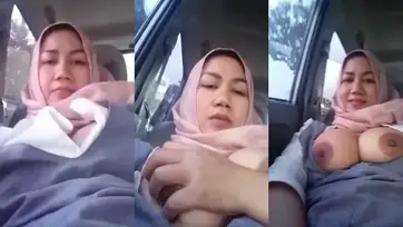 Tante Jilbab Pamer Toket Gede Naik Mobil Sampe Basah